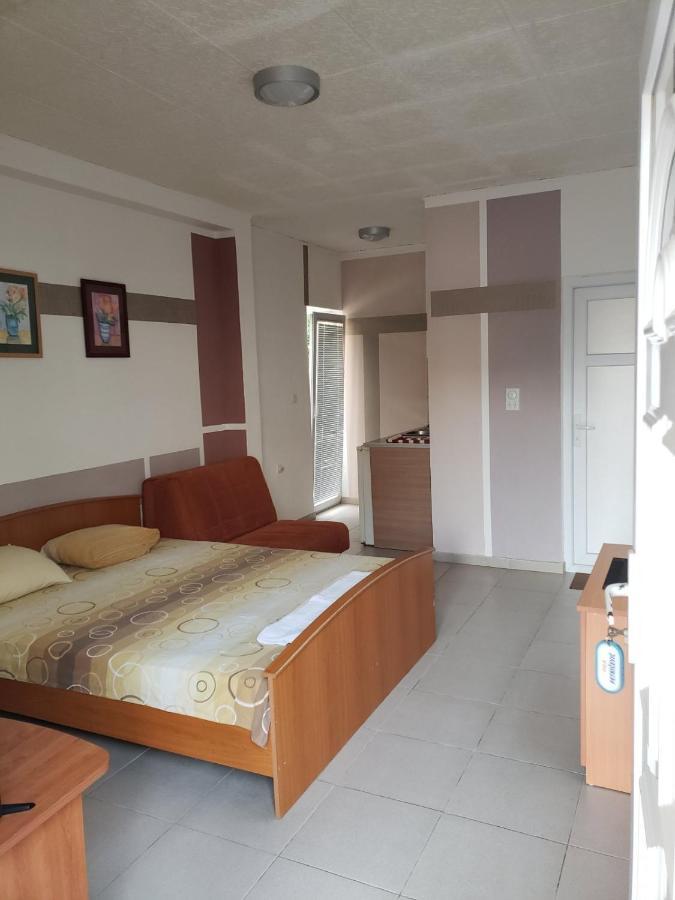 Apartments Petricevic Сутоморе Экстерьер фото