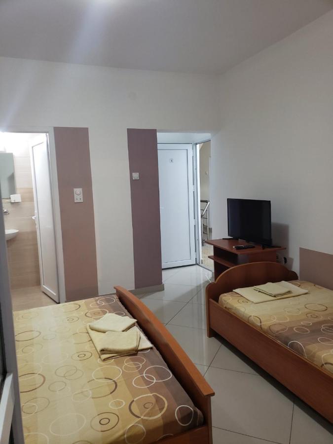 Apartments Petricevic Сутоморе Экстерьер фото