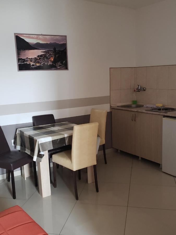 Apartments Petricevic Сутоморе Экстерьер фото