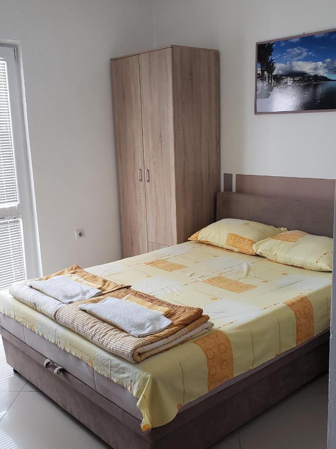 Apartments Petricevic Сутоморе Экстерьер фото