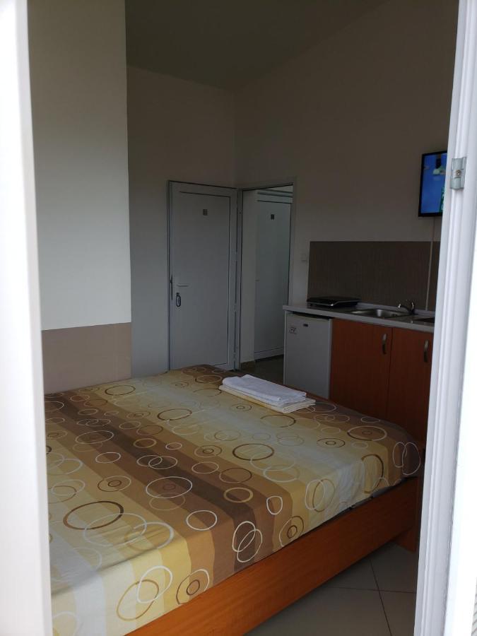 Apartments Petricevic Сутоморе Экстерьер фото