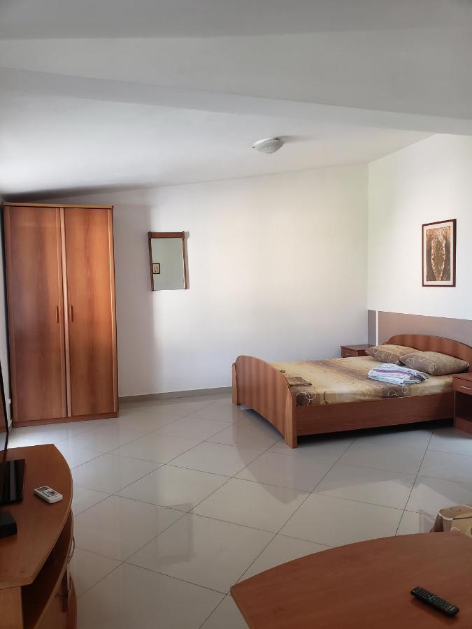 Apartments Petricevic Сутоморе Экстерьер фото